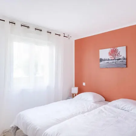 Apartmán Bright Cocoon With Pool And Sea View *